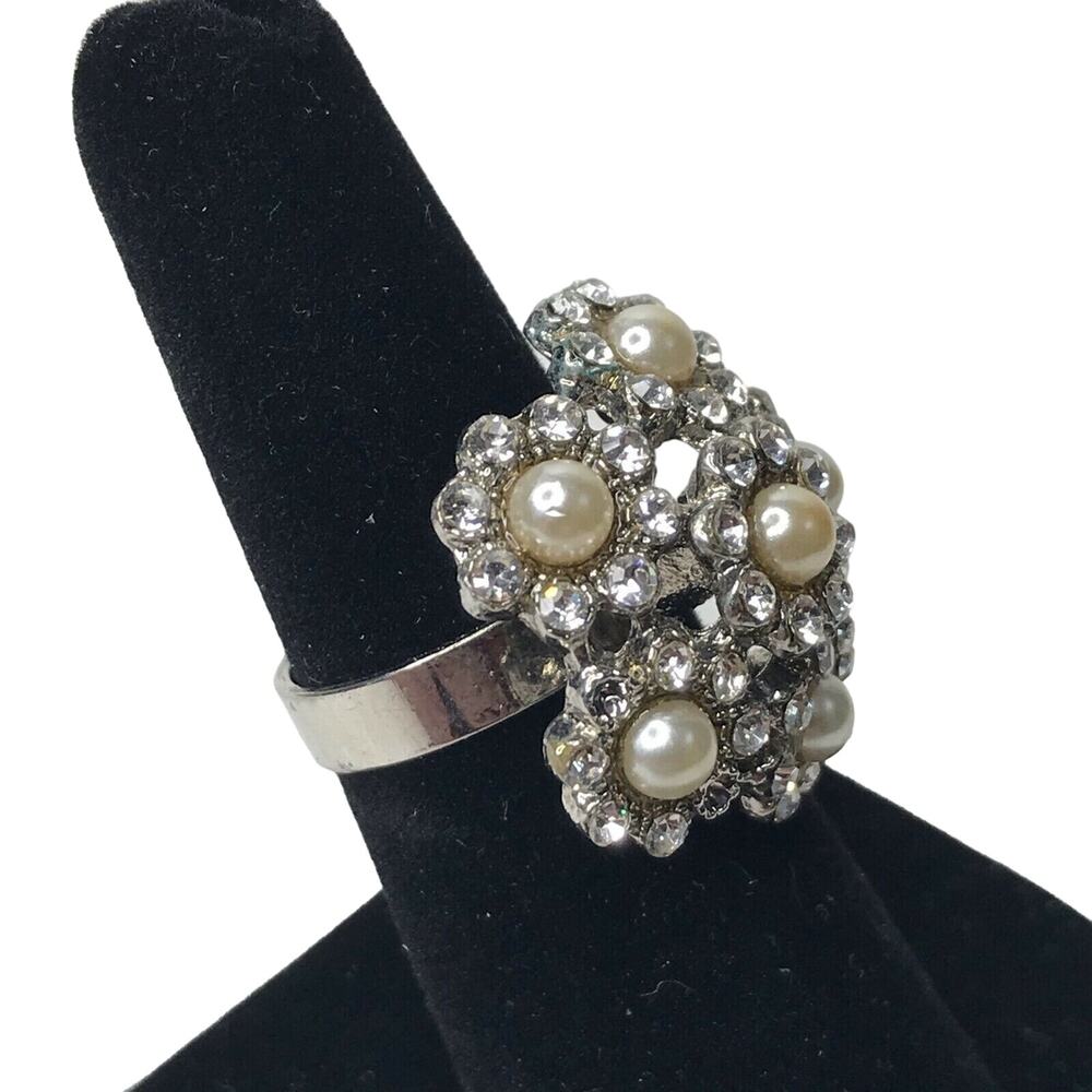 Rhinestone Faux Pearl Cluster Ring Size 7 Silver Tone - Picture 3 of 6